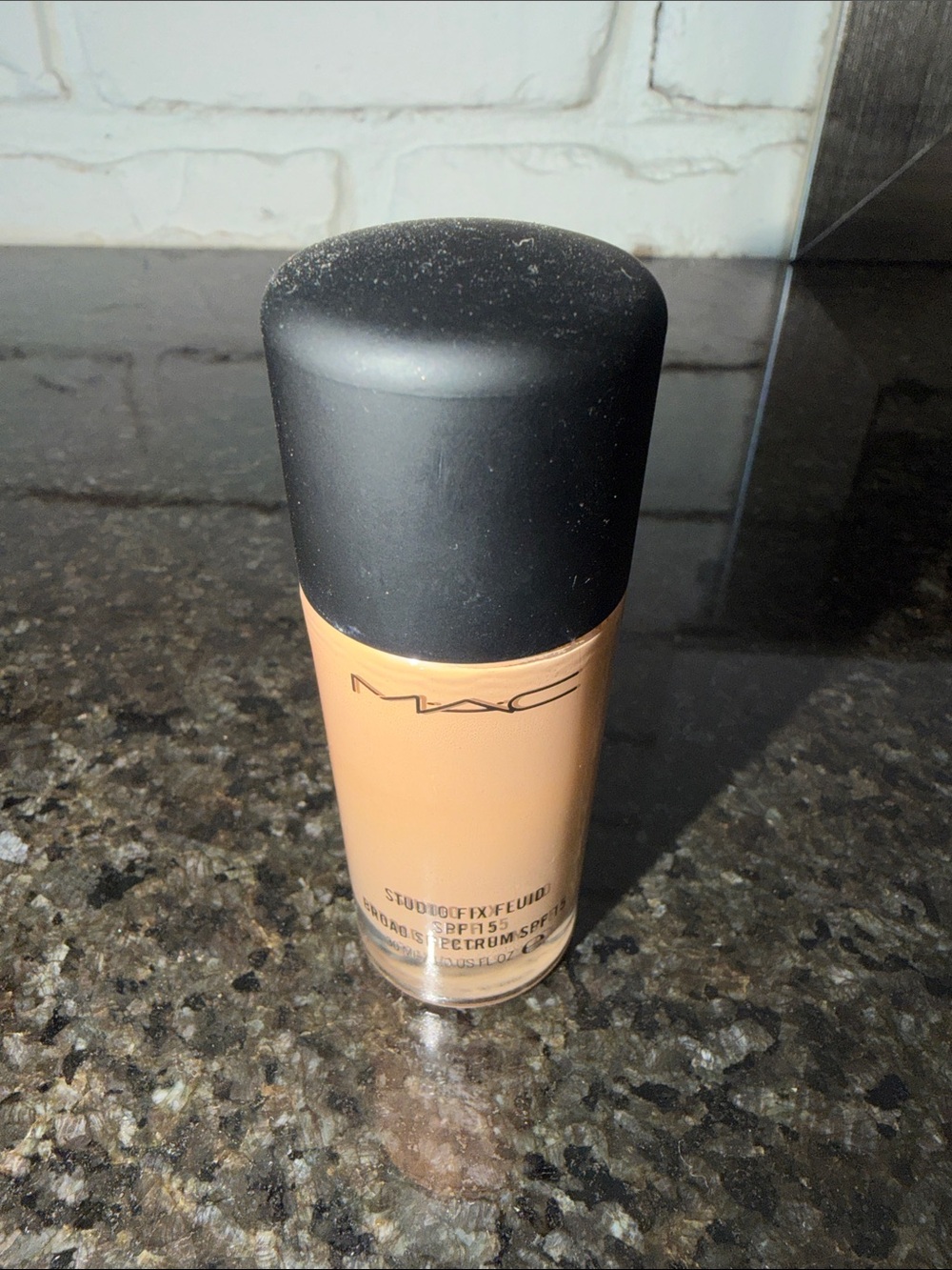 MAC Cosmetics Liquid Foundation - NW15